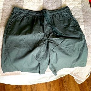 Banana Republic 9” Deck Short